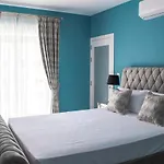 100 Boutique Living Гостевой дом