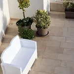 100 Boutique Living Maison d'hôtes