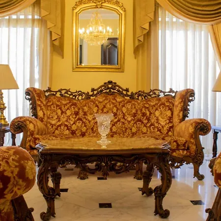 100 Boutique Living