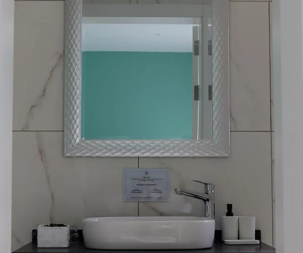 100 Boutique Living 4*