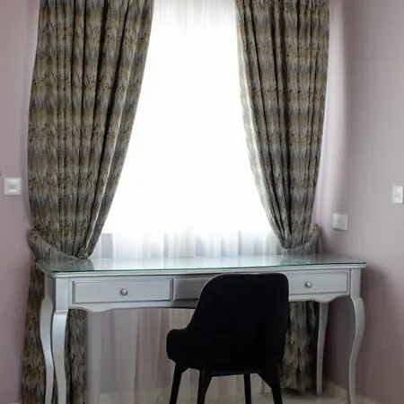 100 Boutique Living ゲストハウス