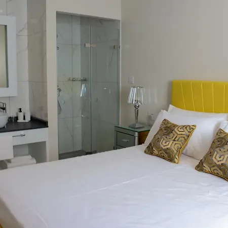 100 Boutique Living Pensiune 4*