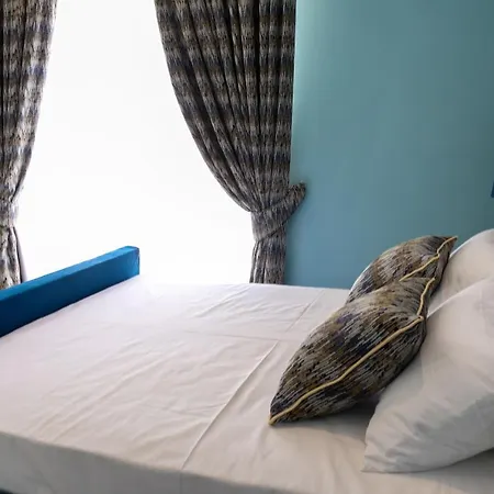 100 Boutique Living 4*