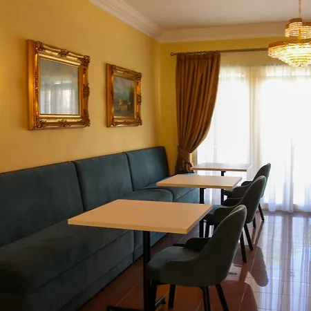 Pensiune 100 Boutique Living 4*