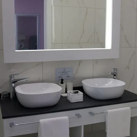 100 Boutique Living ゲストハウス