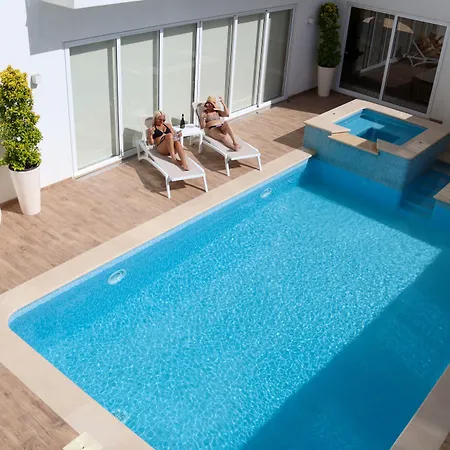 100 Boutique Living Pensiune Rabat