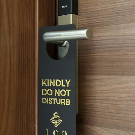 100 Boutique Living 4*