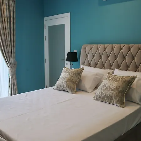 100 Boutique Living 4*