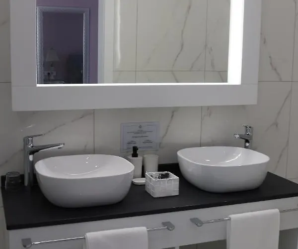 100 Boutique Living بيت ضيافة 4*